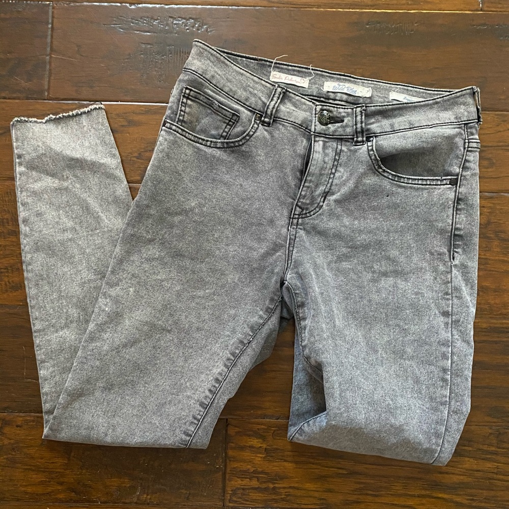 gray skinny jeans